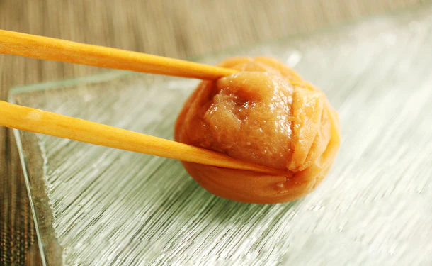 「減塩 紀州産南高梅 つぶれ梅 はちみつ味 梅干し 塩分3％」350g - Image 2