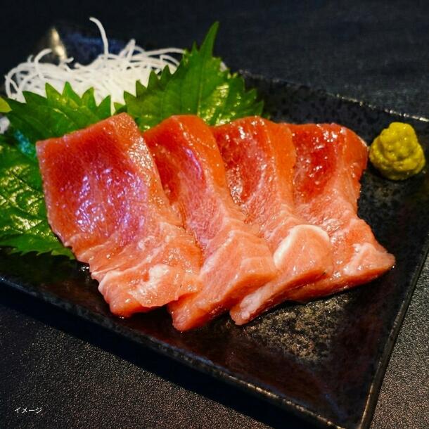 「本まぐろ中トロ サイズ・大きさ・不揃い柵」約1kg